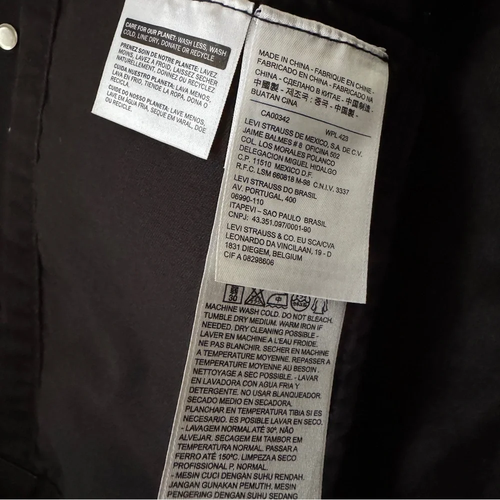 Levi's Commuter Trucker Jacket in Black Stretch Twill - Picture 5 of 8